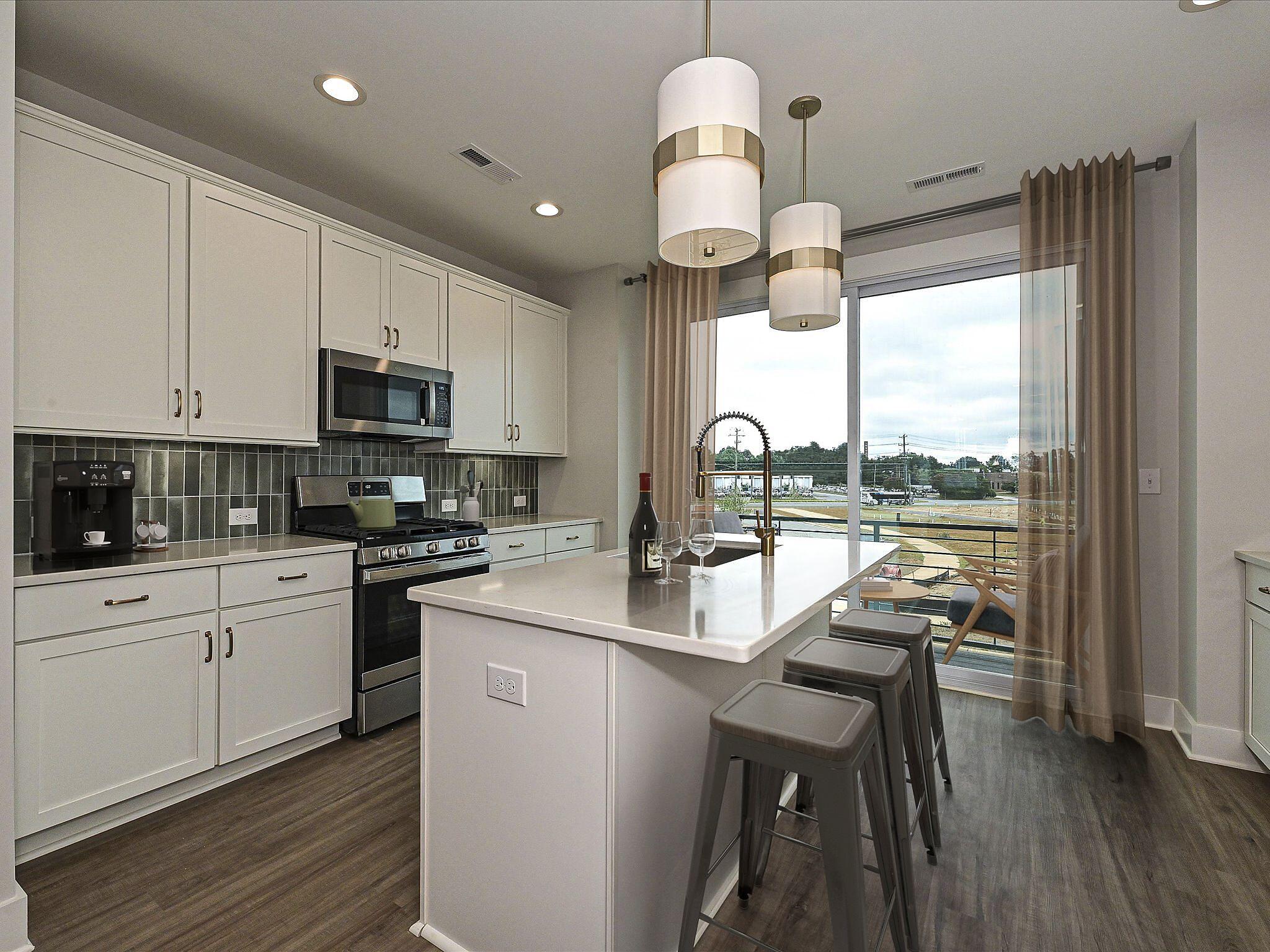 car-eqx0207-080125-staged-09-kitchen-1