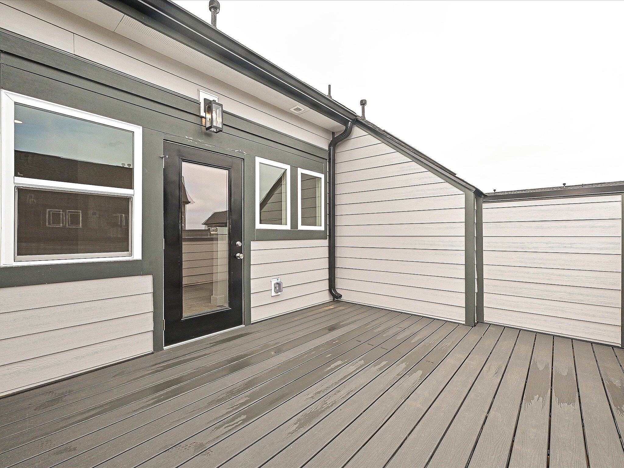 car-eqx0209-080125-29-rooftop-terrace-1