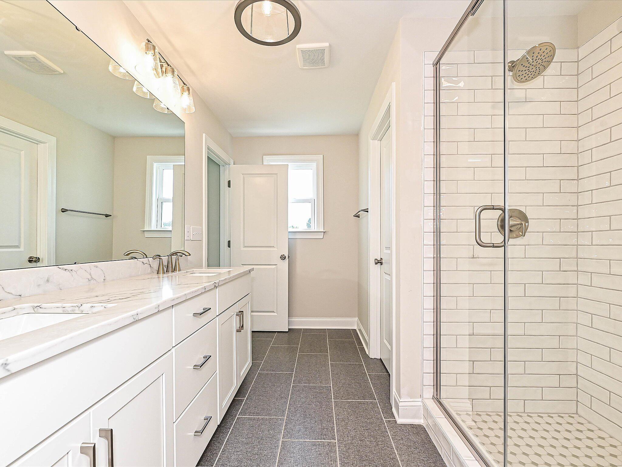 car-haf0033-062725-26-primary-bathroom-1