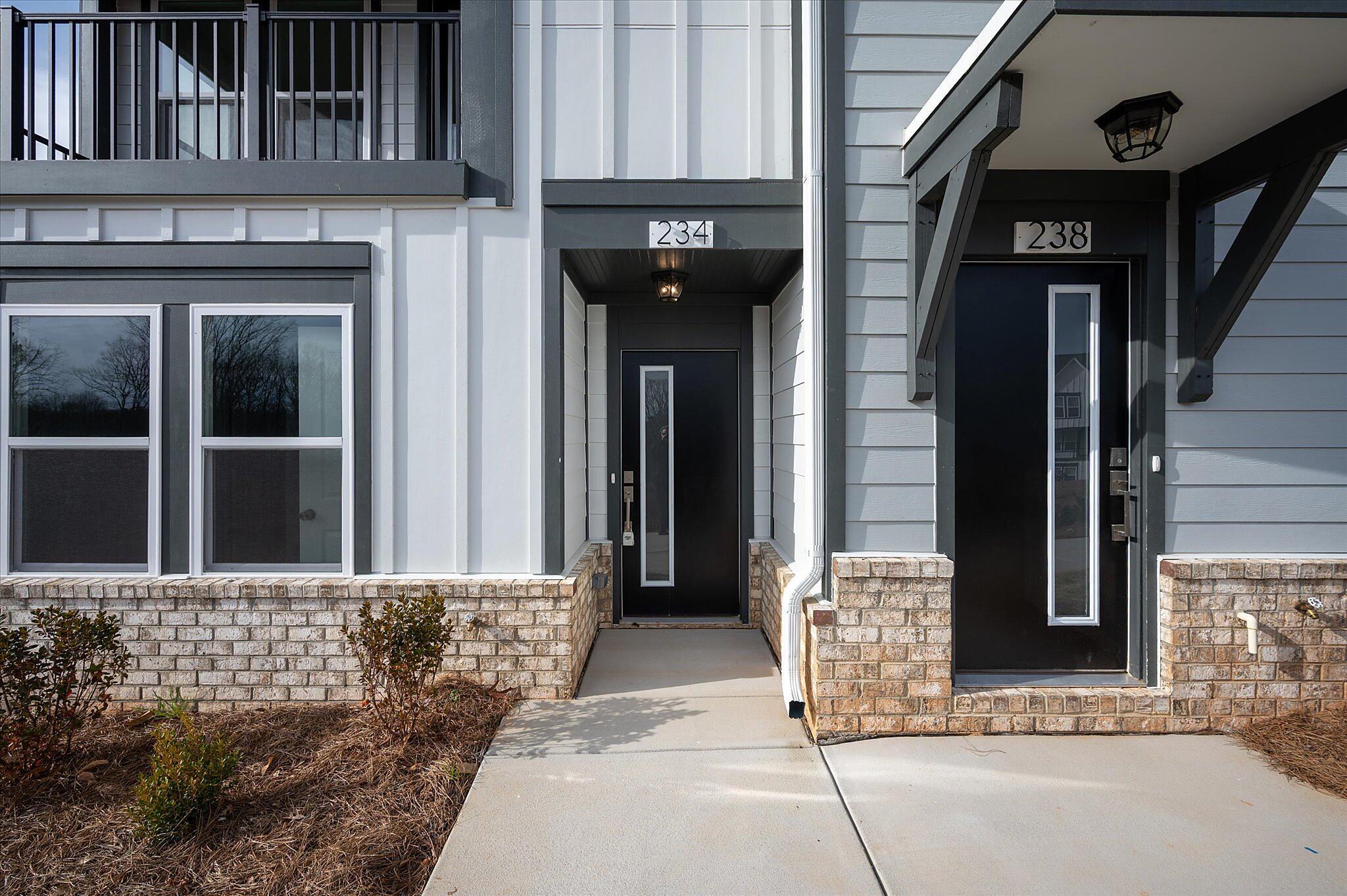 car_brx0075_012026-vt-04-front-door-entry