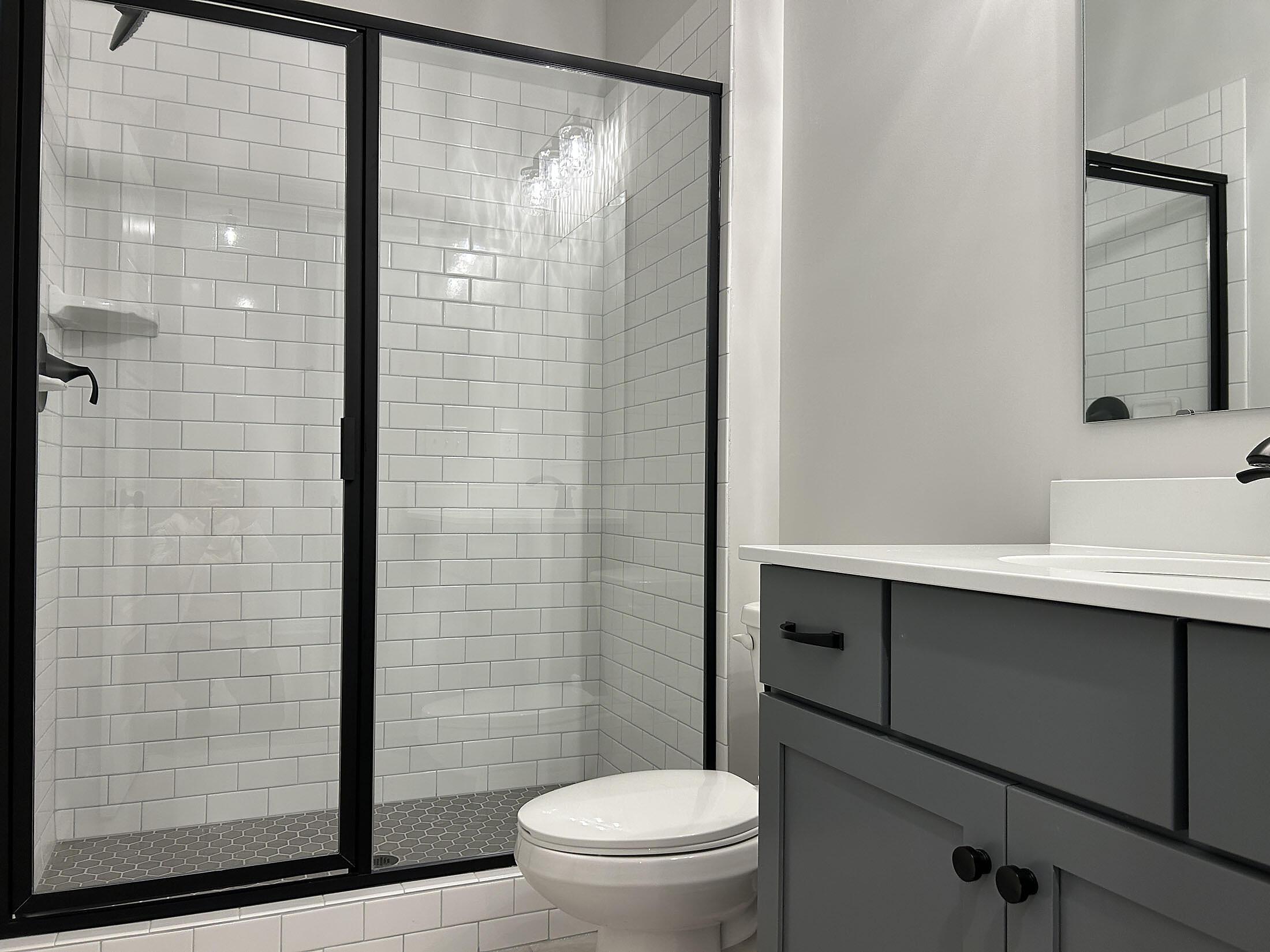 car_cal0044-120925-bath-4-with-wis-1