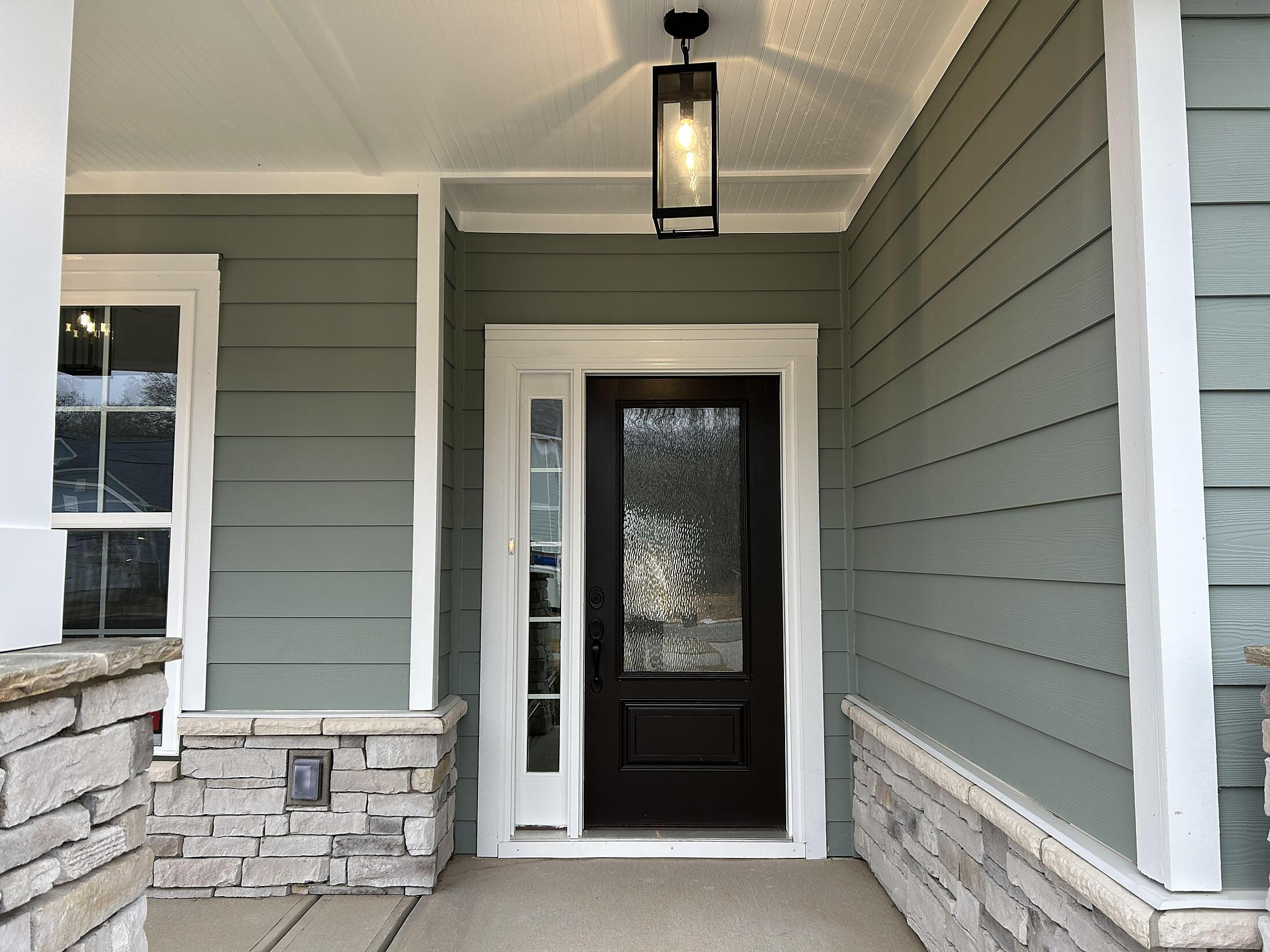 car_cal0044-120925-front-door-1