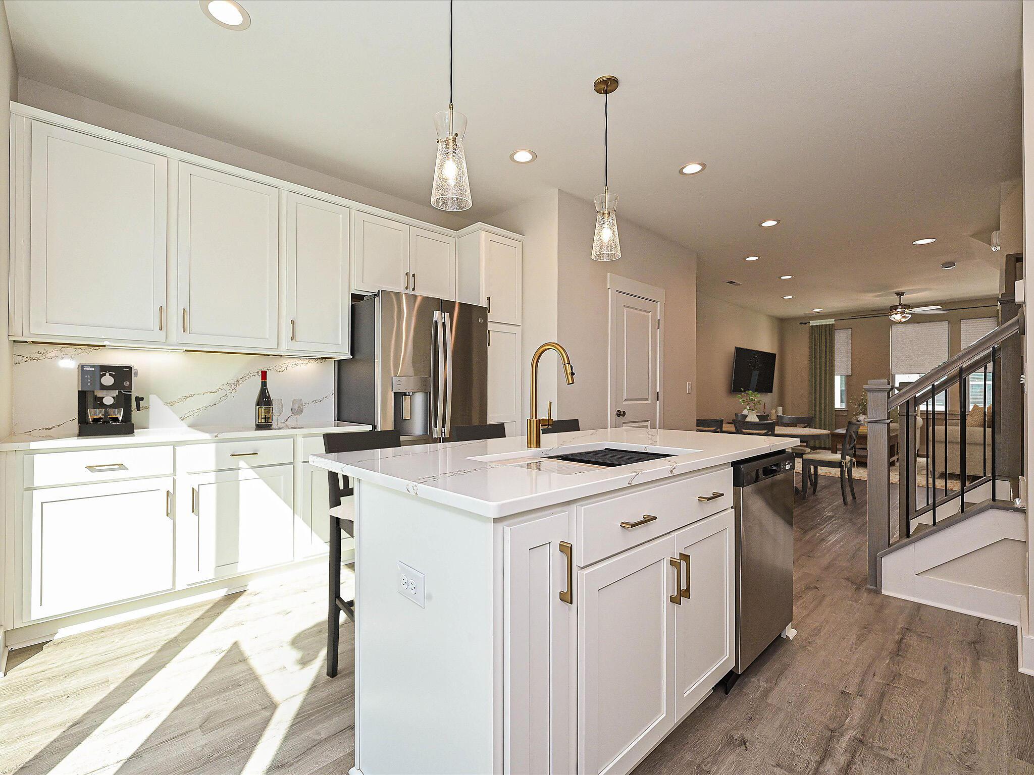 car_csw0016-6-kitchen-staged-1