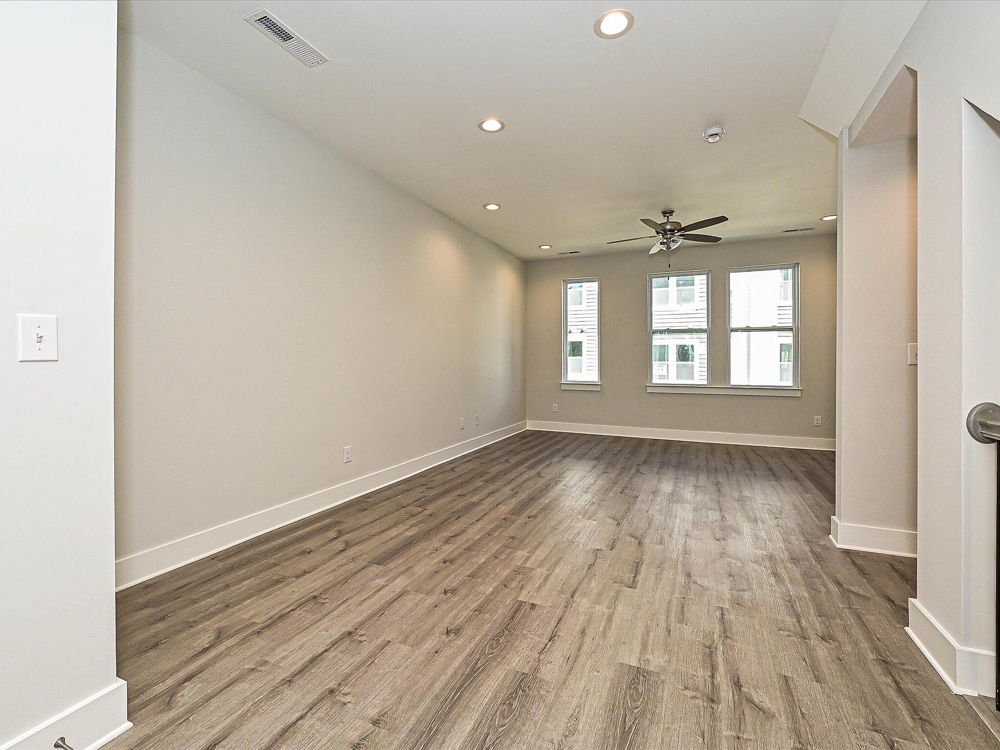 car_csw0419-111325-vt-13-dining-living-room-1