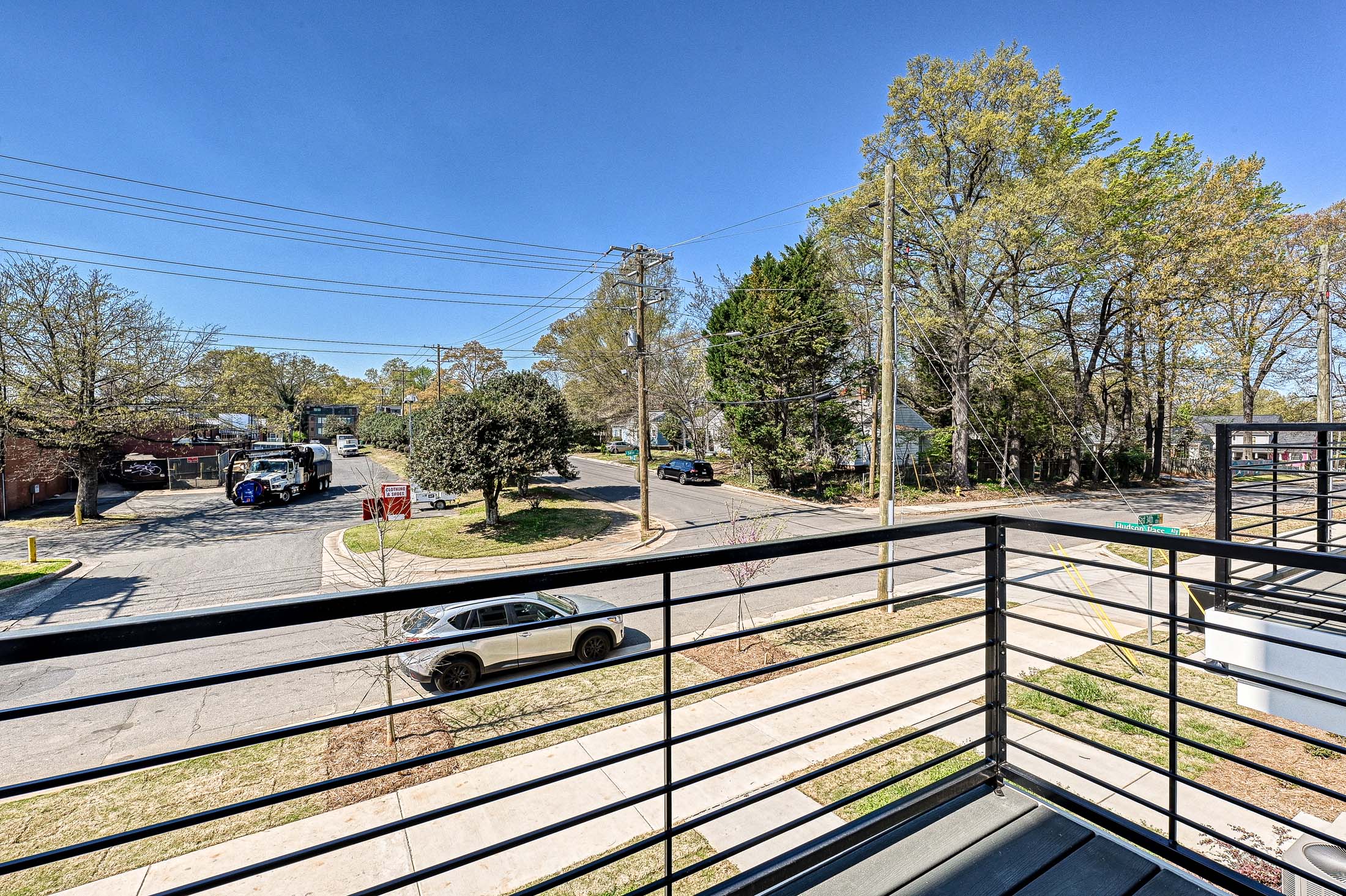 car_csw0420_032725_09-kitchen-terrace-views-1