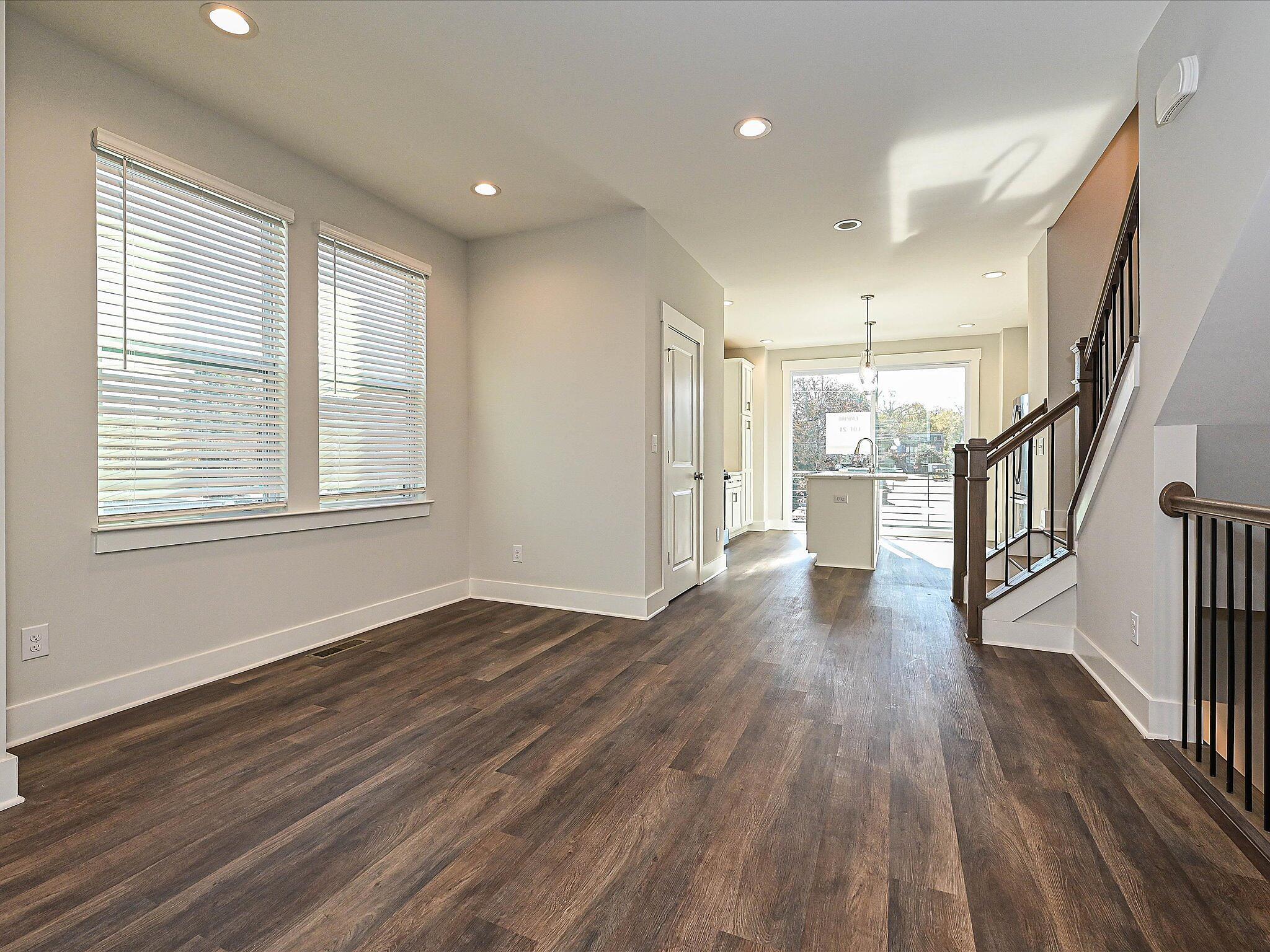 car_csw0421_111825-vt-04-dining-area-1