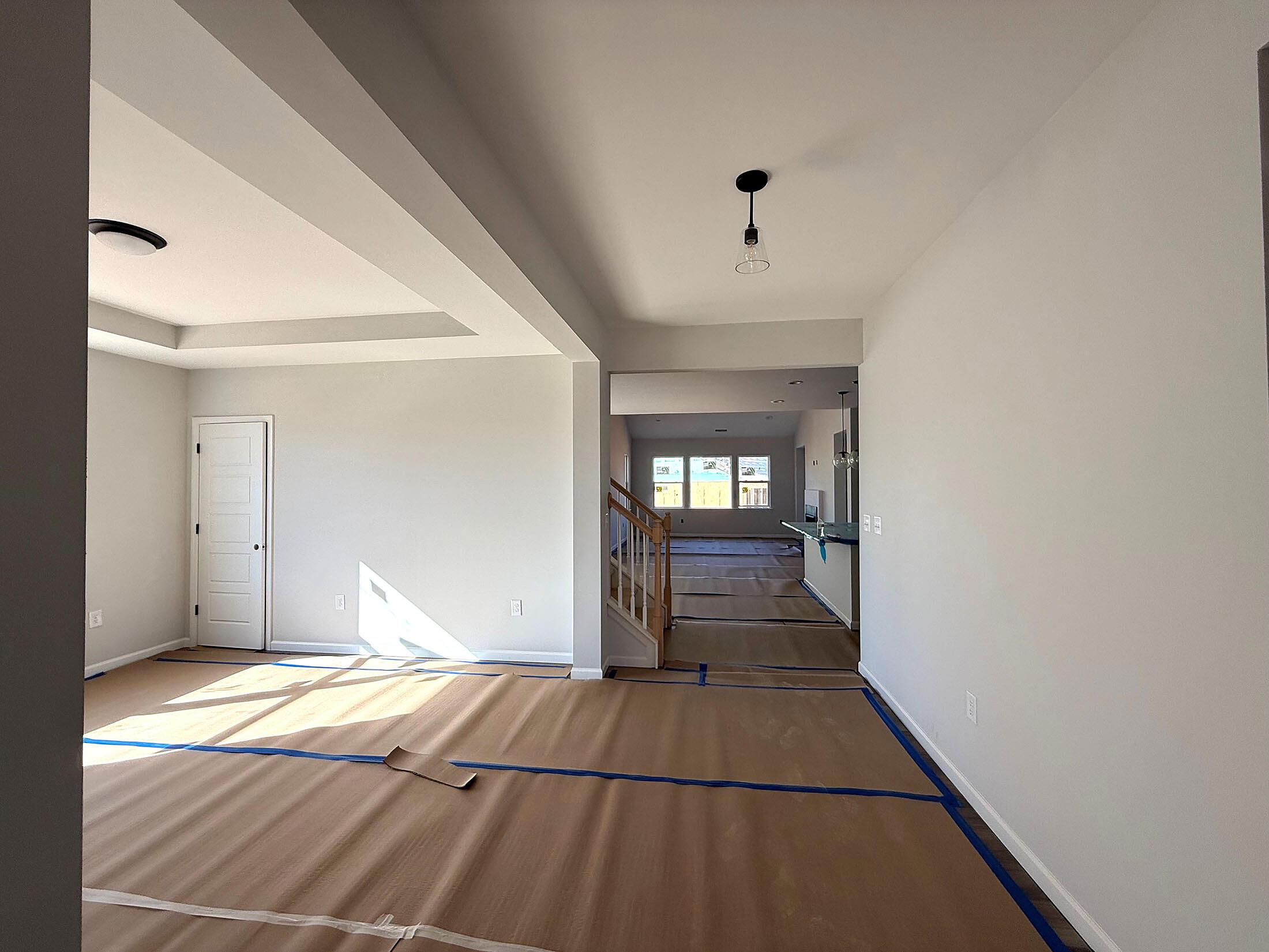 car_cwo0071_010826-foyer-flex-room-1