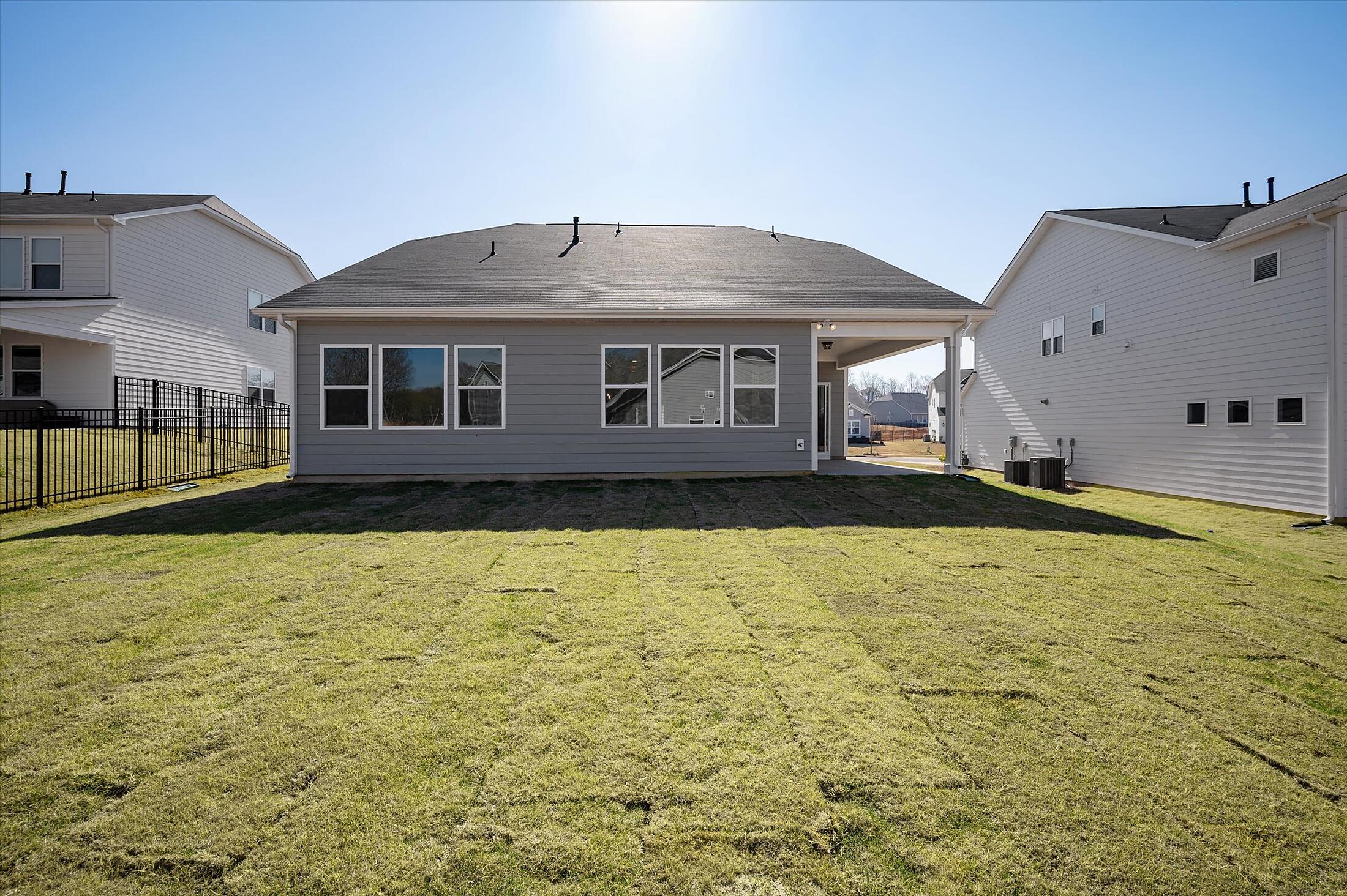 car_cwo0071_032426-66-back-of-home-10