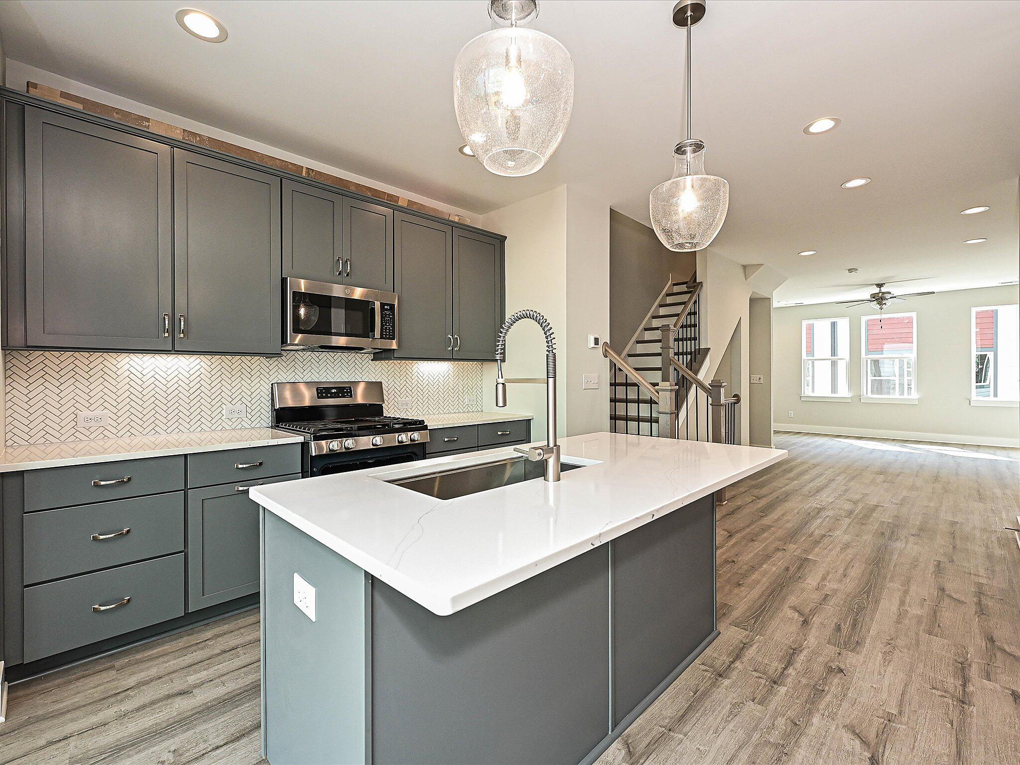 car_eqx0102-082025-vt-09-kitchen-1