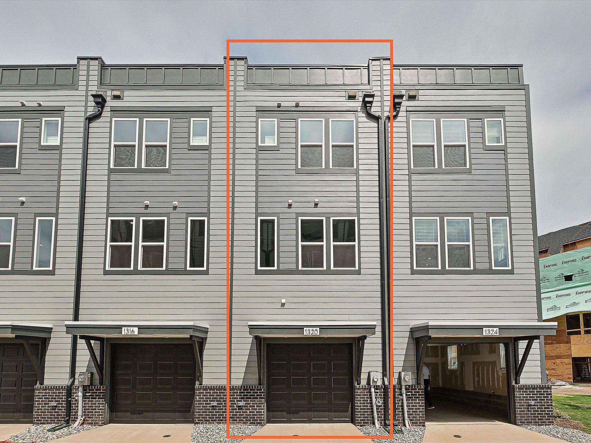 car_eqx0102-082025-vt-26-back-of-home-1