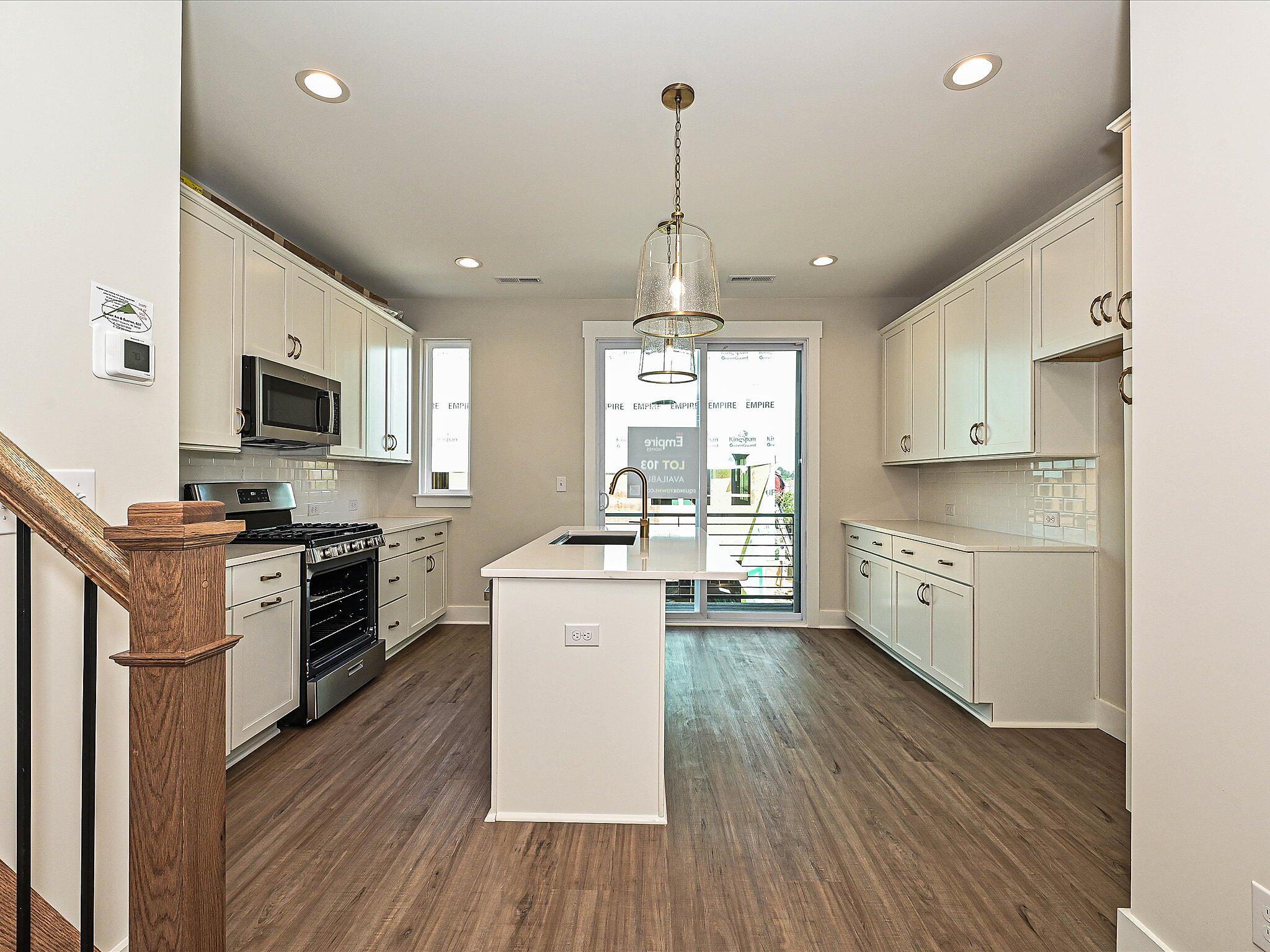 car_eqx0103-082025-vt-05-kitchen-1