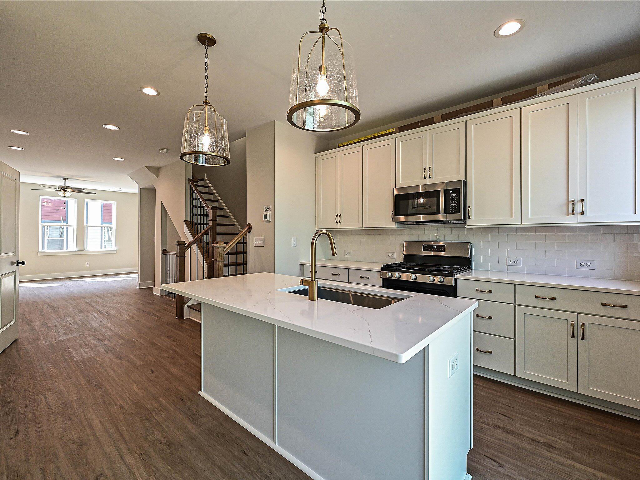 car_eqx0103-082025-vt-08-kitchen-1