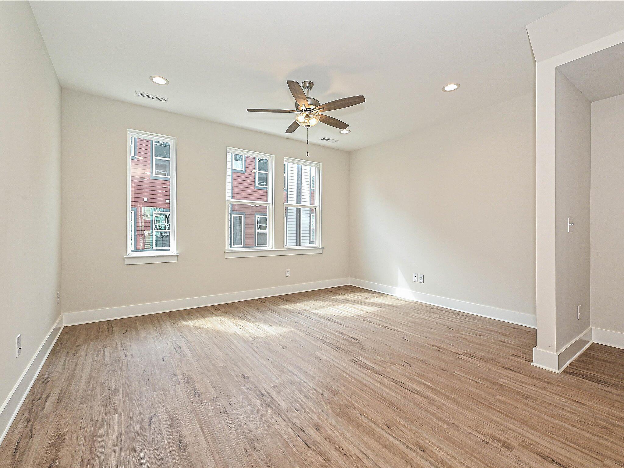 car_eqx0103-082025-vt-12-living-1