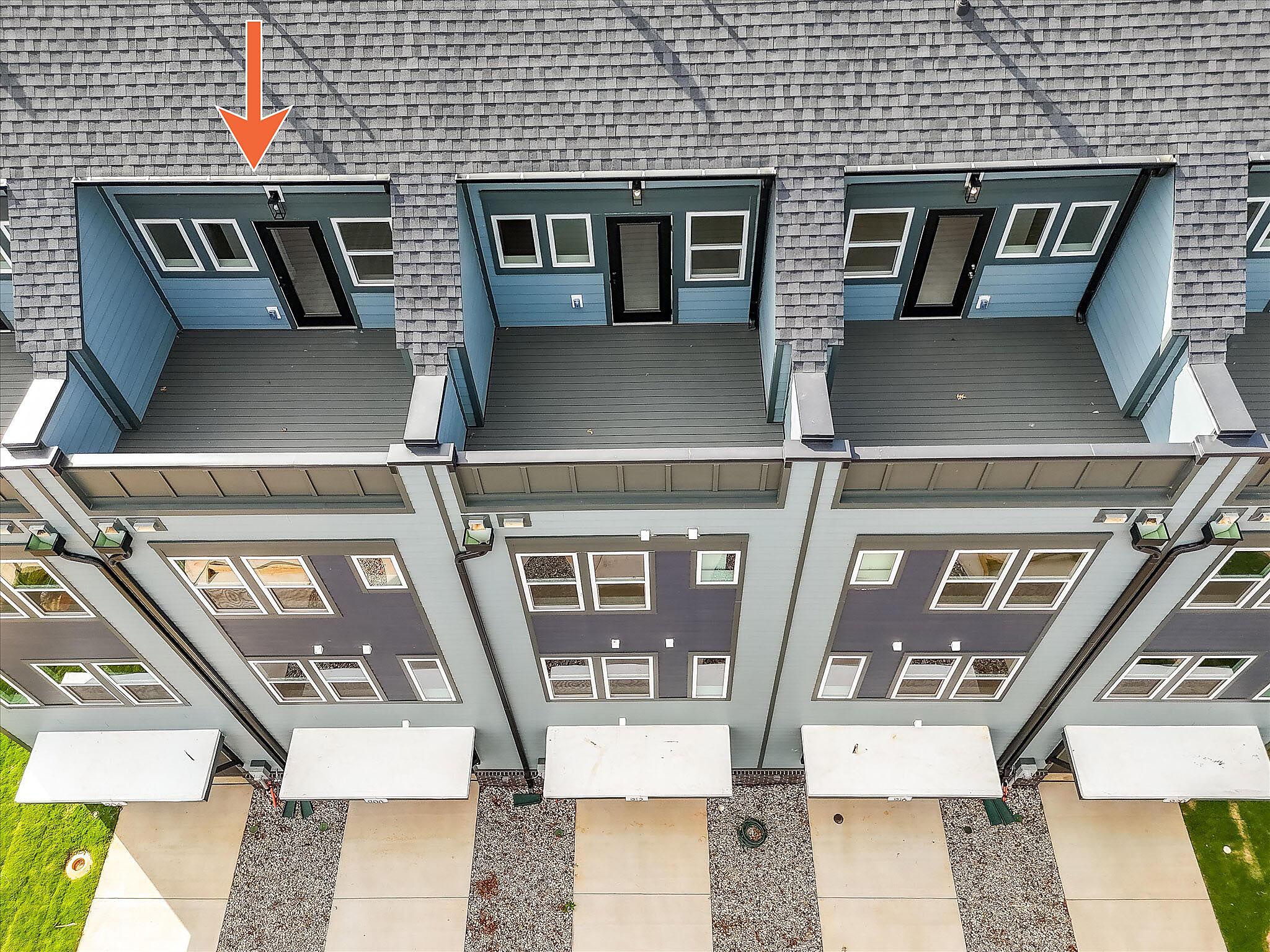 car_eqx1664-111125-vt-20-drone-rooftop-terrace-1