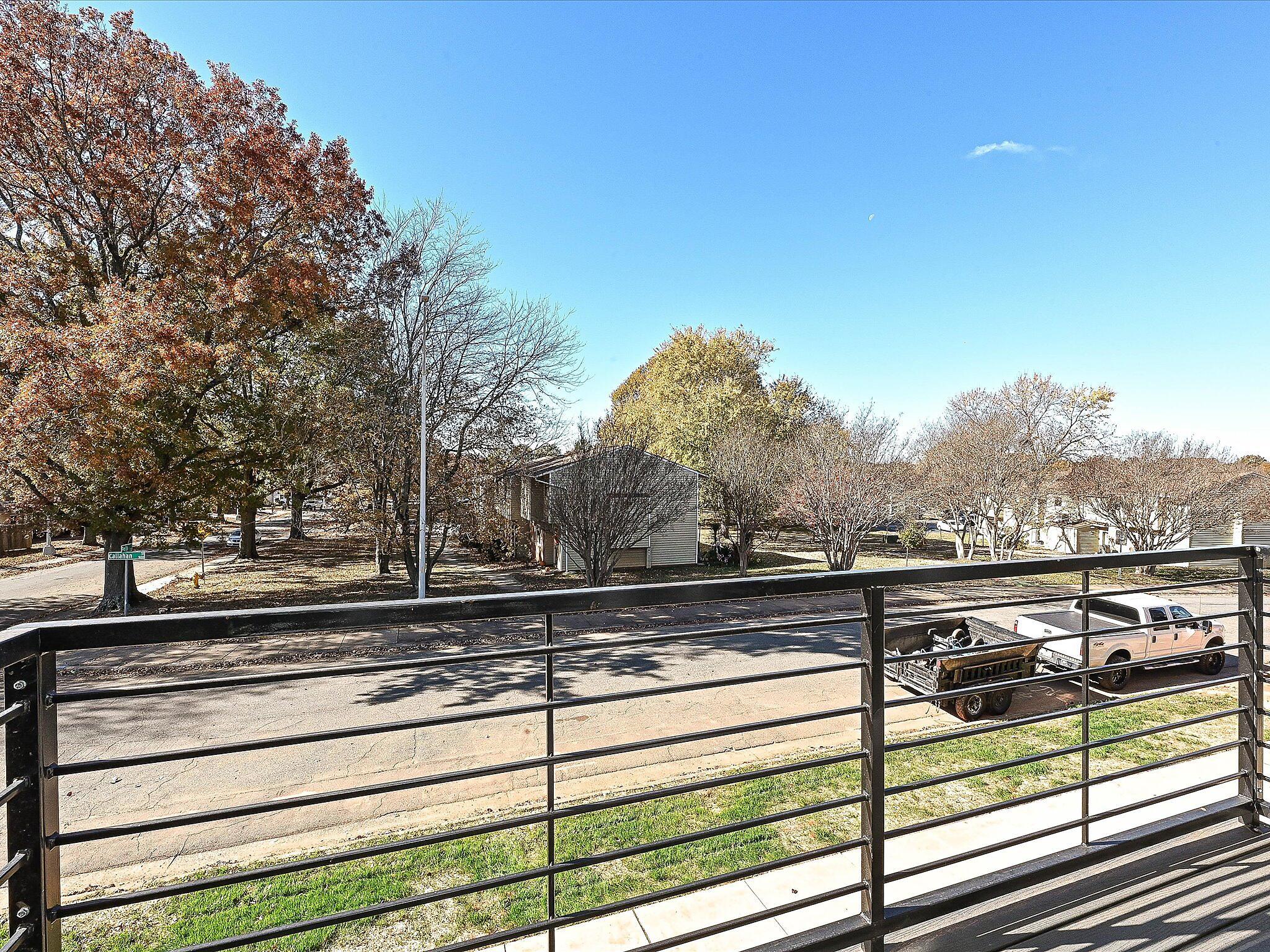 car_eqx1664-111225-vt-12-kitchen-terrace-1