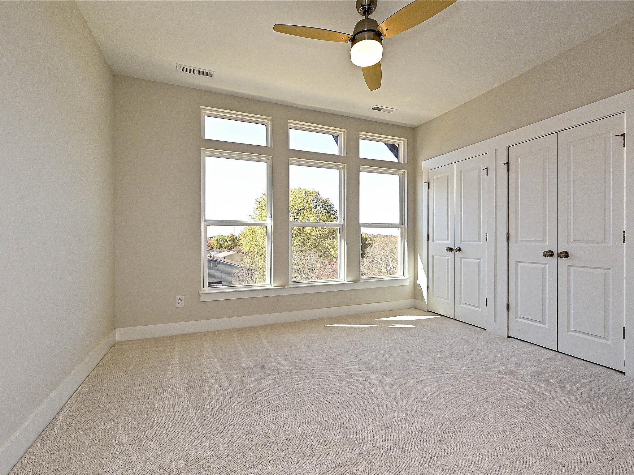 car_eqx1666-111225-vt-18-primary-bedroom