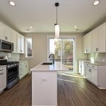 car_eqx1667-111225-vt-08-kitchen-2