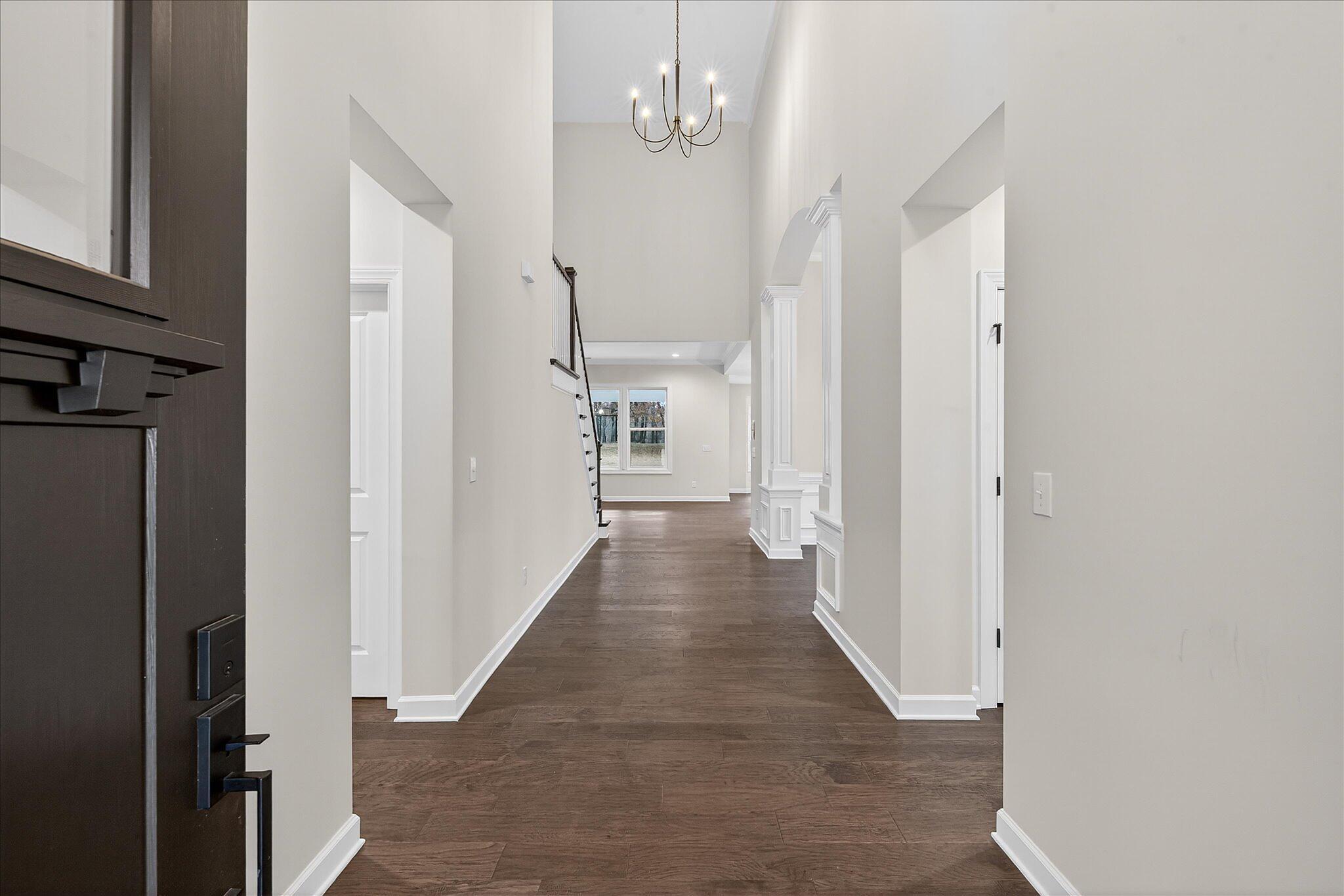 oak0035-0-foyer-_-entry-1