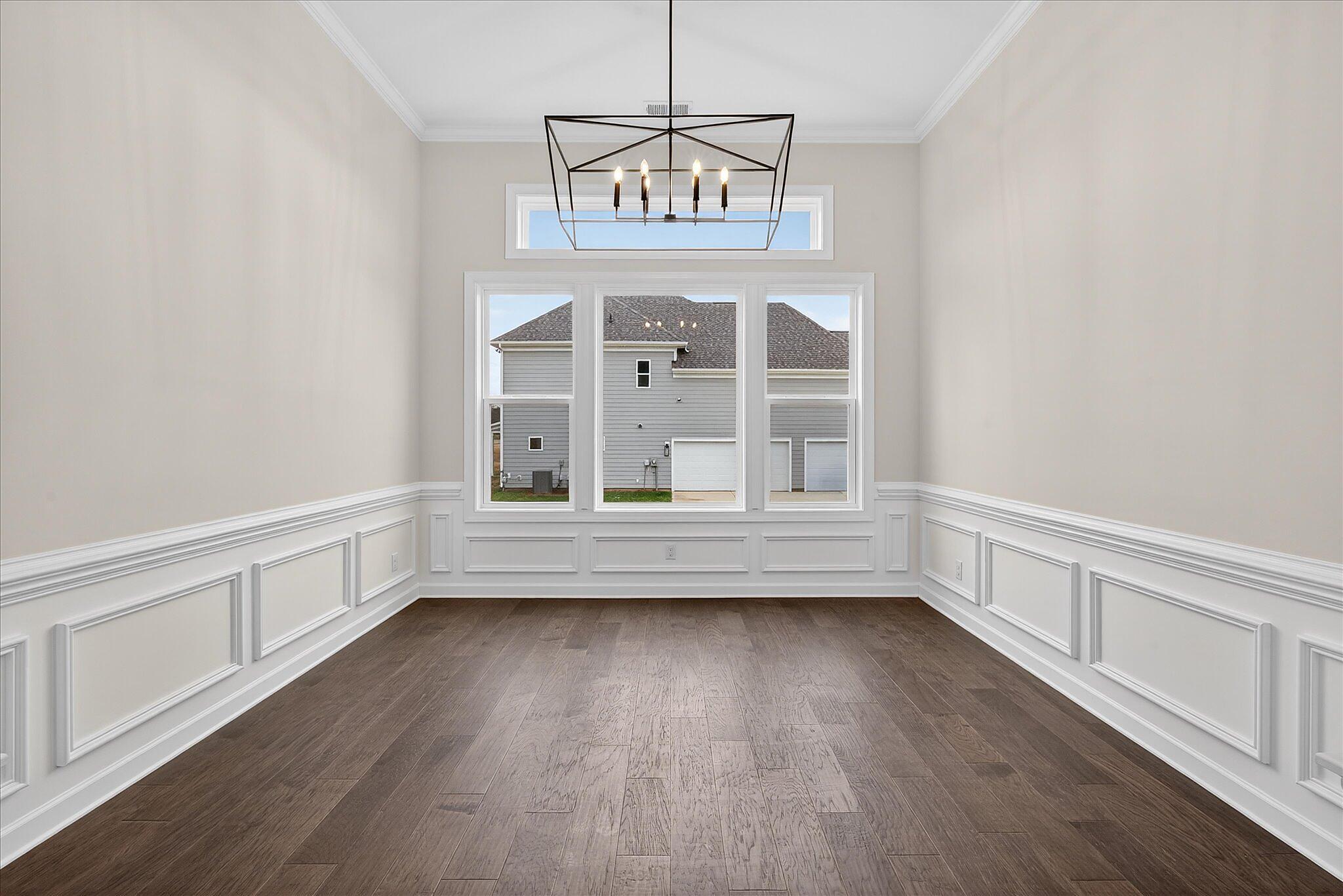 oak0035-2-dining-room-1