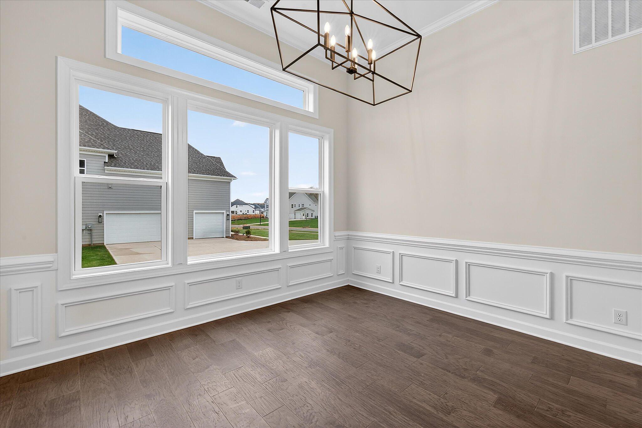 oak0035-3-dining-room-1