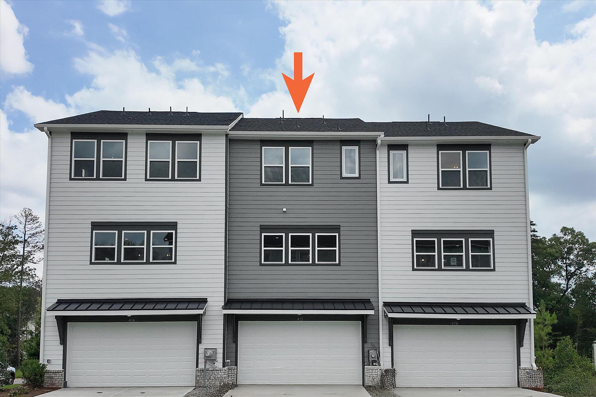 car-brx0052-081125-vt-43-back-of-home