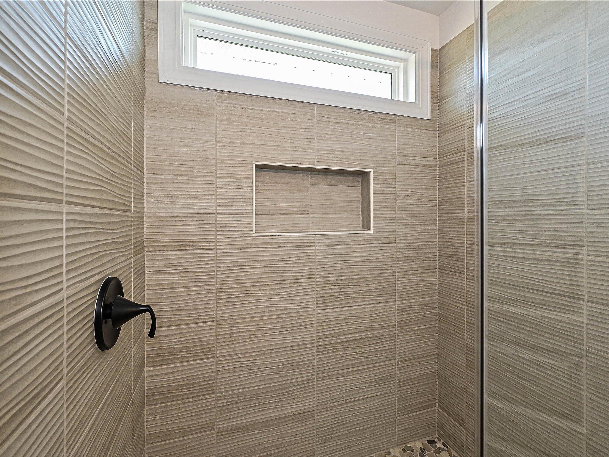 car-haf0042-062725-24-primary-bathroom