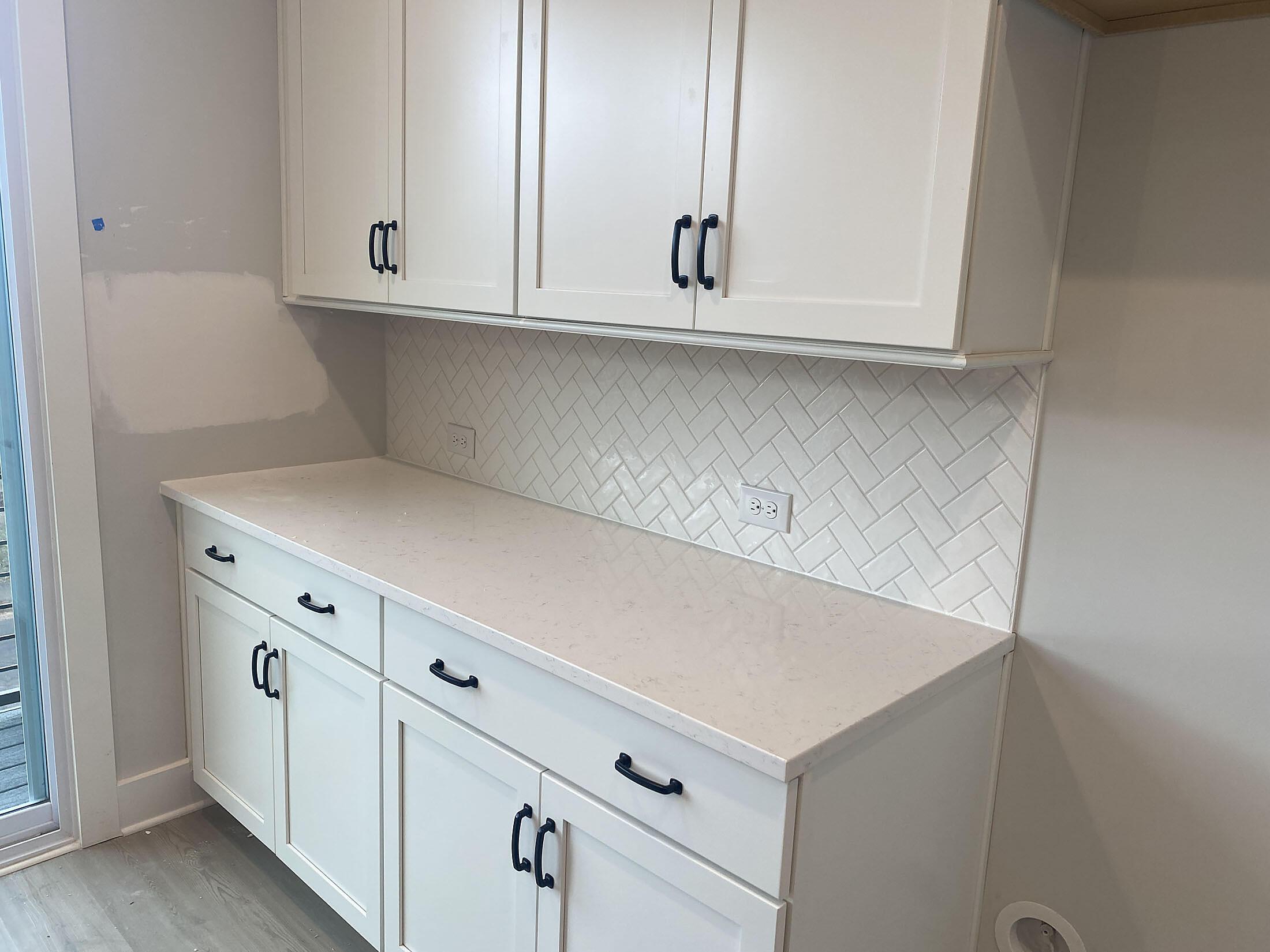 car_eqx1770_021126-kitchen-backsplash