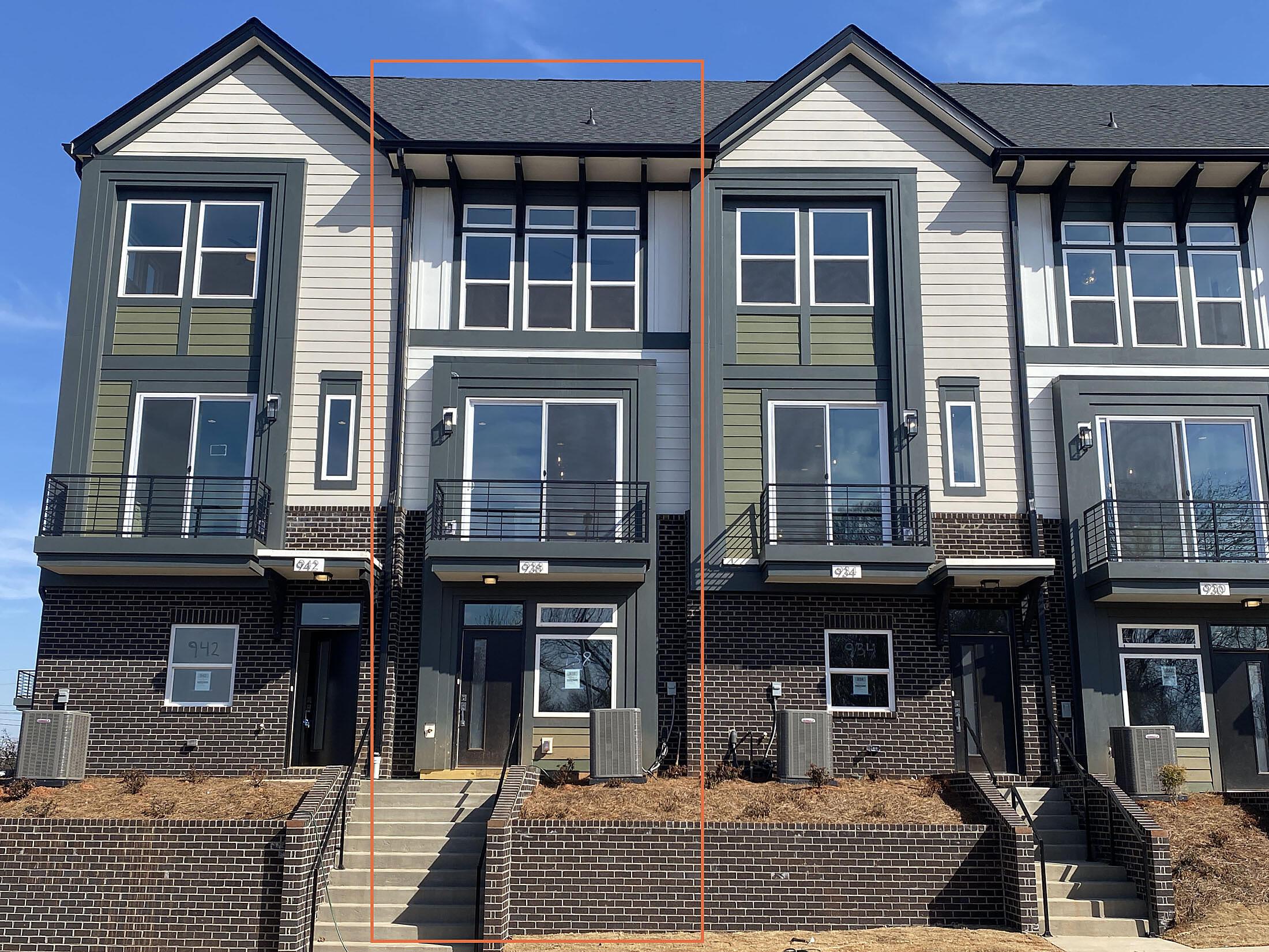 car_eqx1771_021126-front-exterior_b