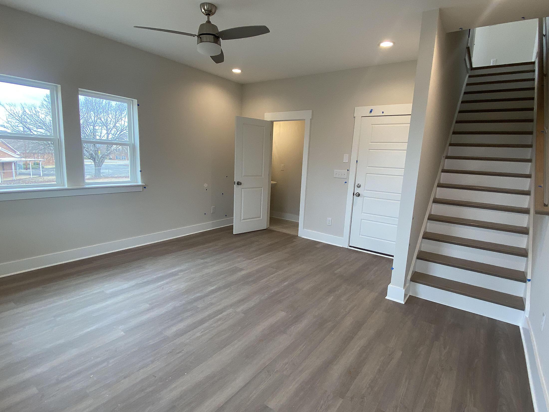 car_eqx1772_021126-flex-room_b