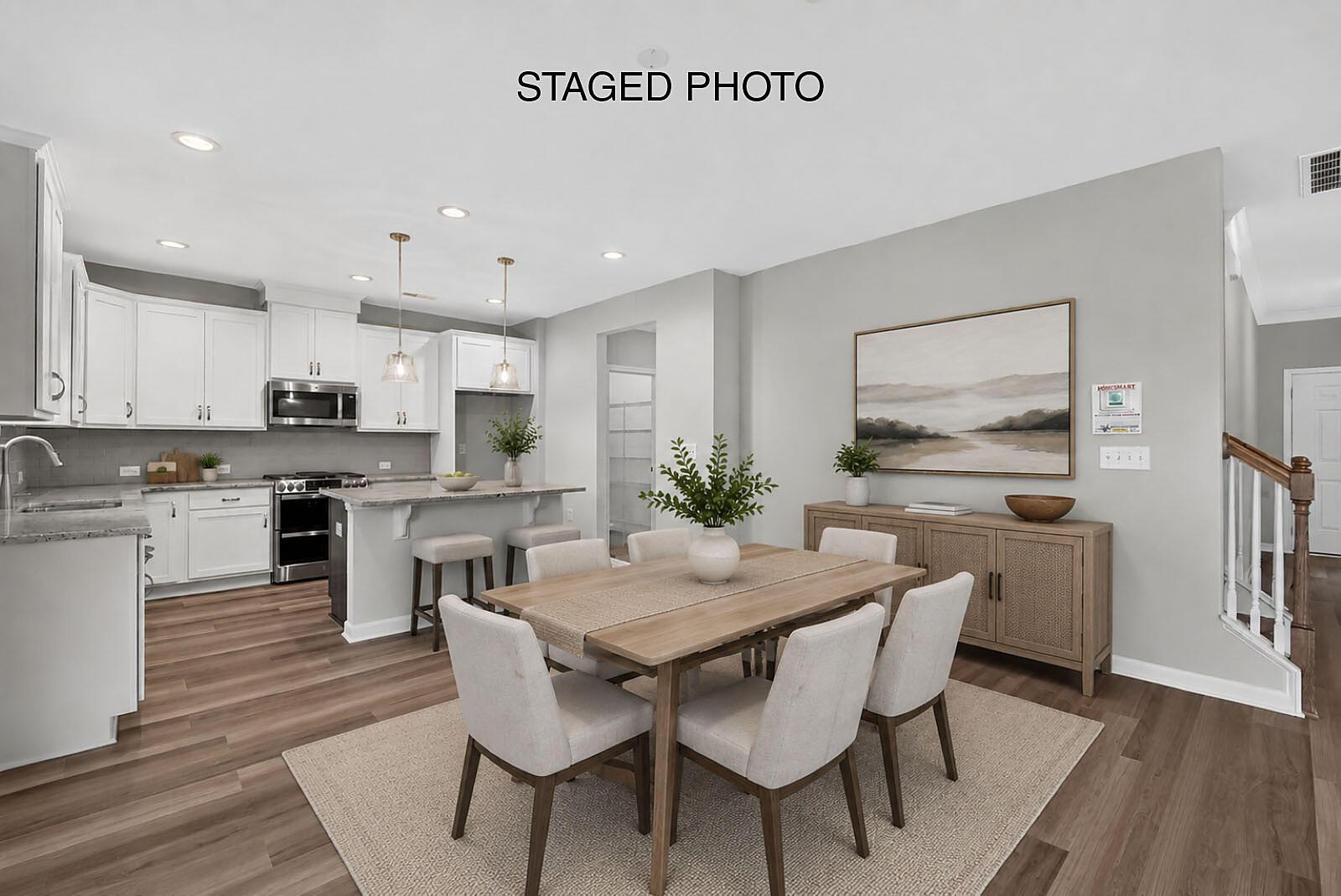 car_cwo0115_070726-vt-19-dining-kitchen-staged-labeled