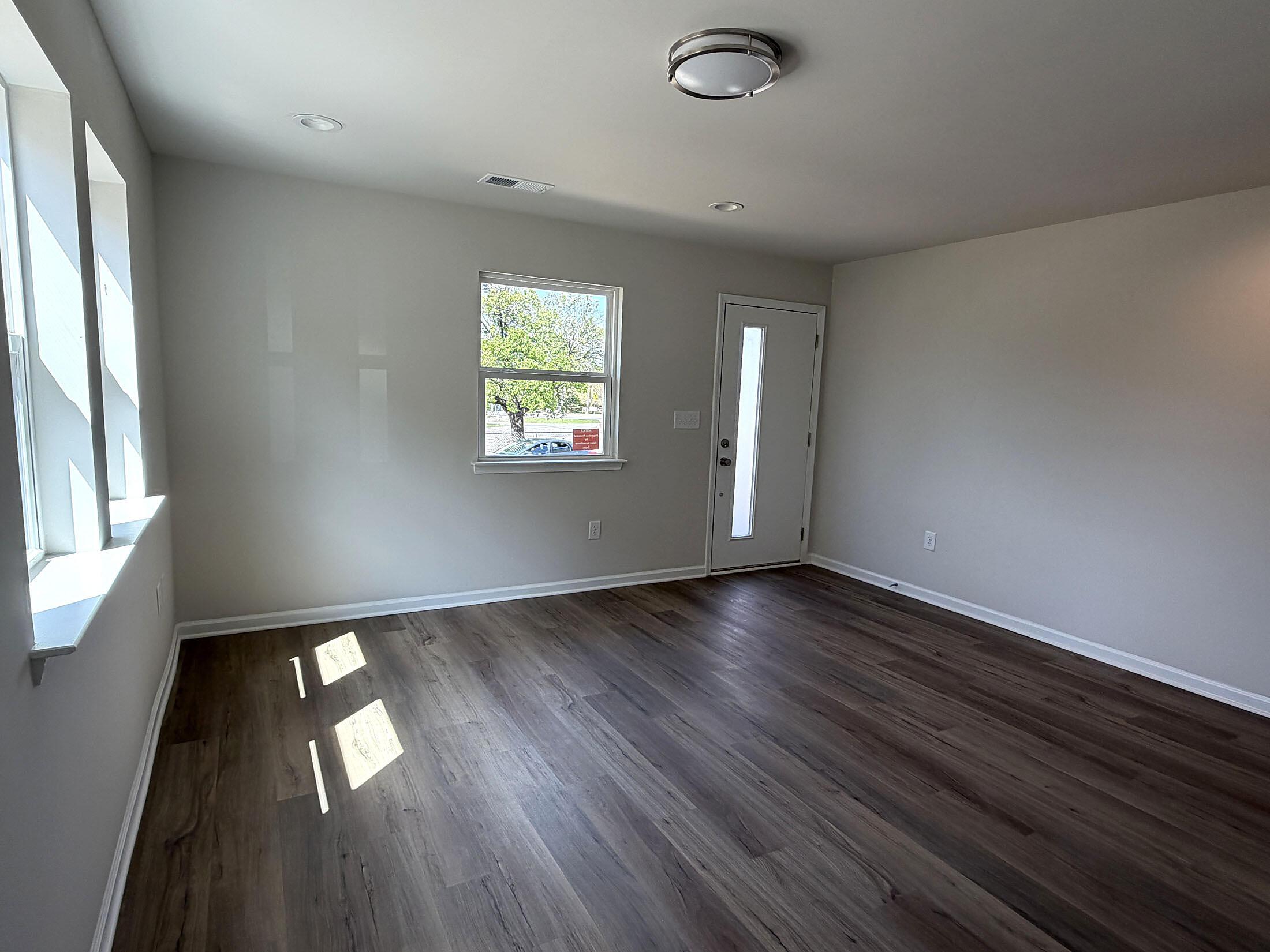 car_eqx1873_032326-flex-room_b