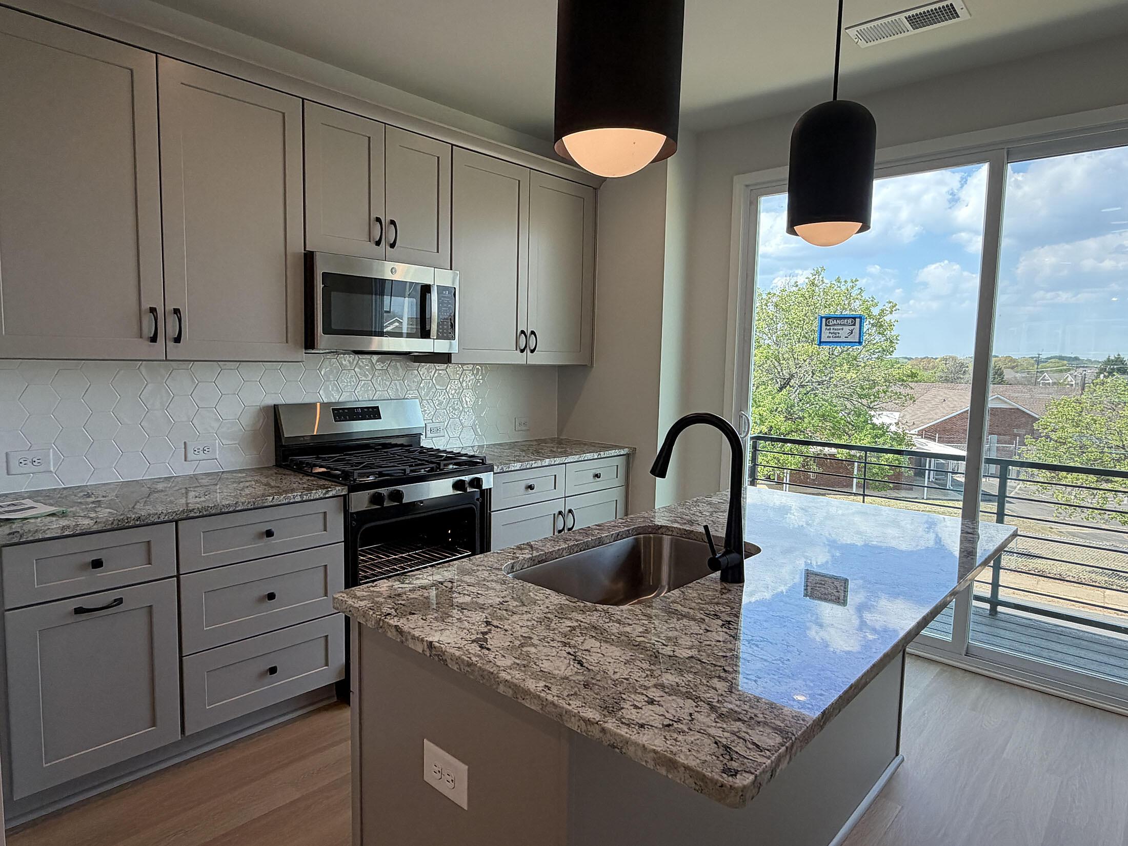 car_eqx1874_032326-kitchen_b