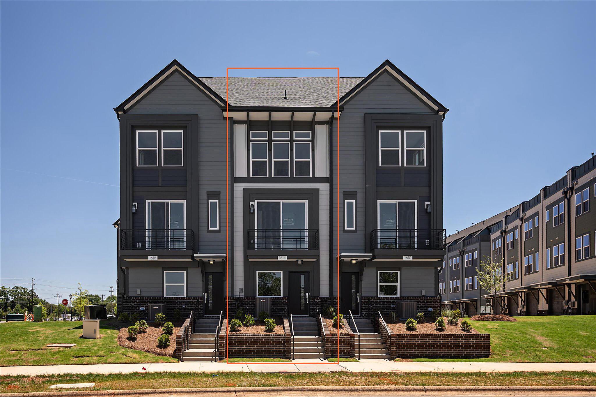 car_eqx1874_060826_vt-01-front-building-ext-w-box