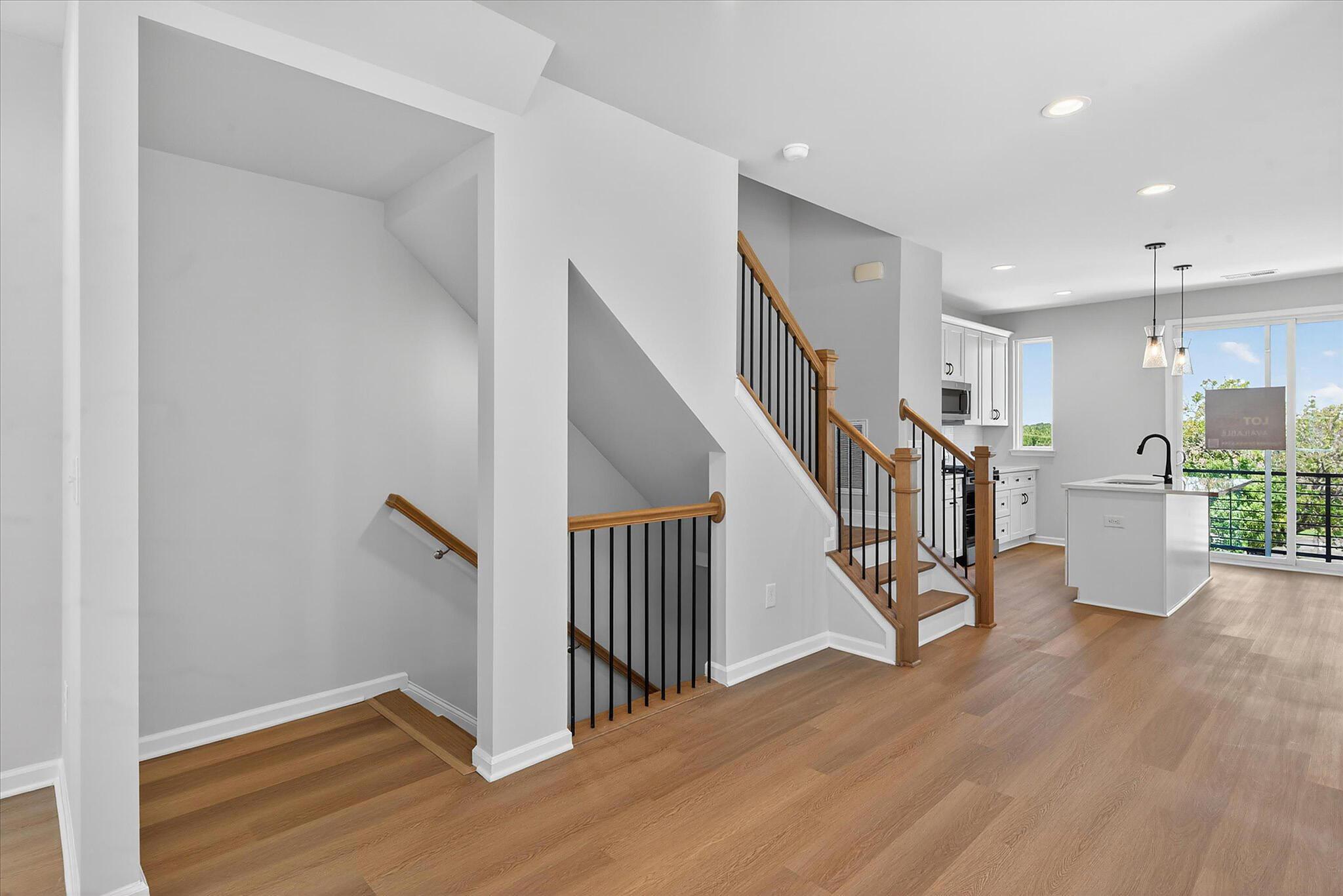 car_eqx1875_060826_vt-15-second-floor-stairs