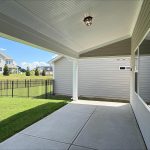 car_haf0040_081026-rear-covered-porch