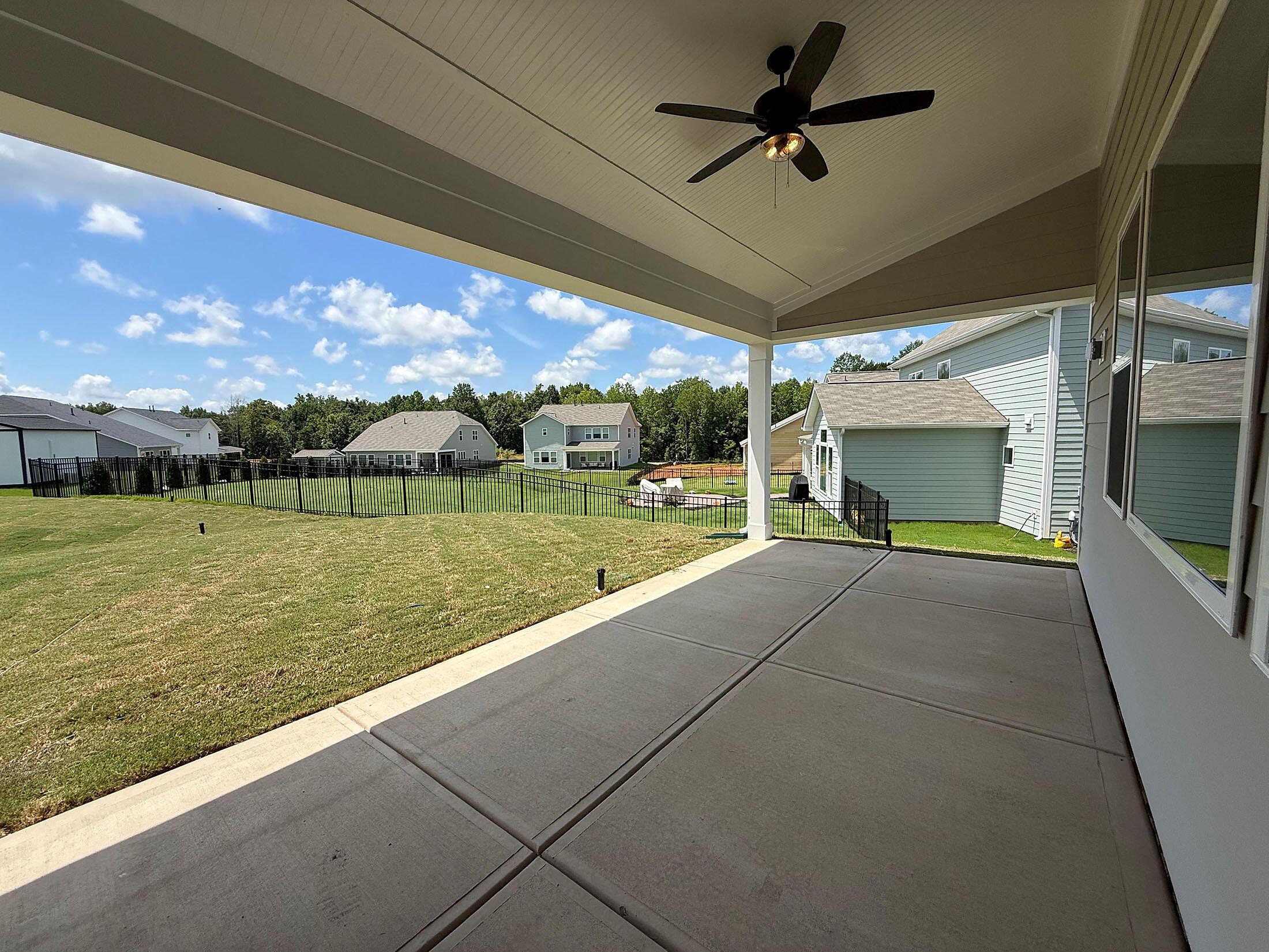 car_cwo0077_081026-coveredbackpatio-1