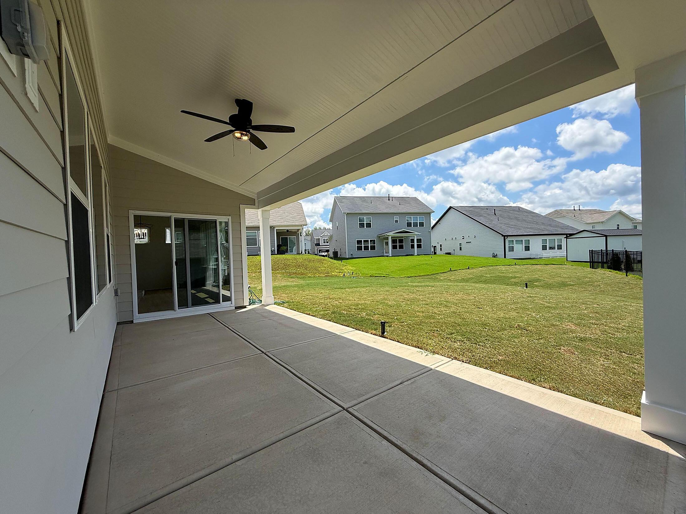 car_cwo0077_081026-coveredbackpatio-2