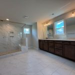 car_cwo0077_081026-premierbathroom-2
